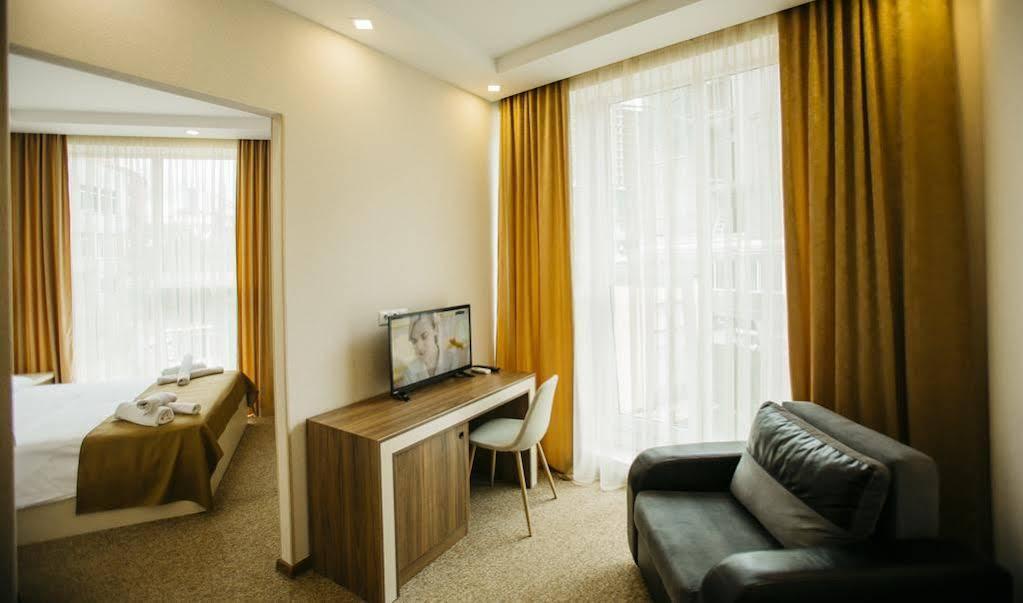 City Hotel Batumi Eksteriør billede