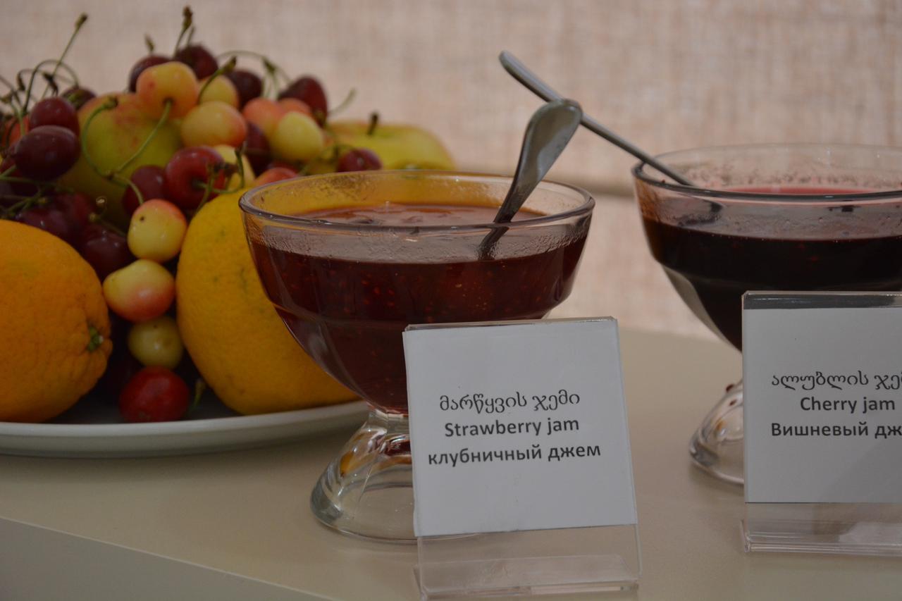 City Hotel Batumi Eksteriør billede