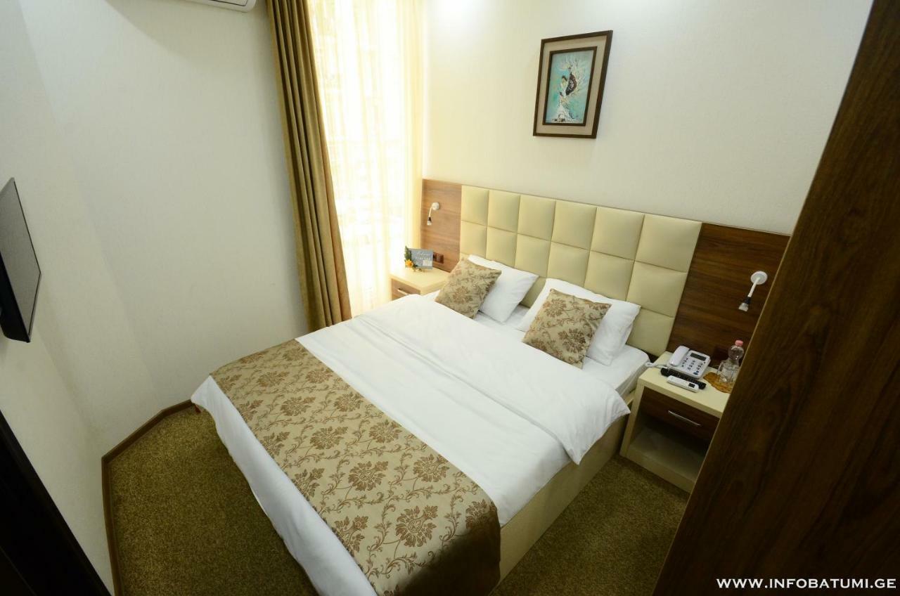 City Hotel Batumi Eksteriør billede